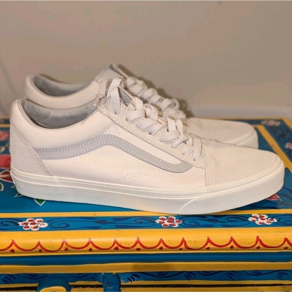 Vans OLD SKOOL™ 2-Tone Minimalist Marshmallow/White M-9.5/W-11 Skater Sneakers